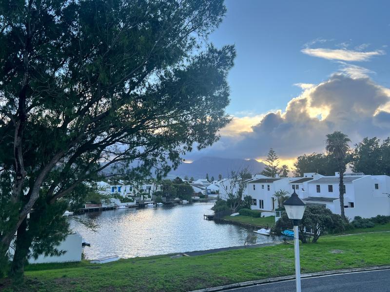 To Let 3 Bedroom Property for Rent in Marina Da Gama Western Cape